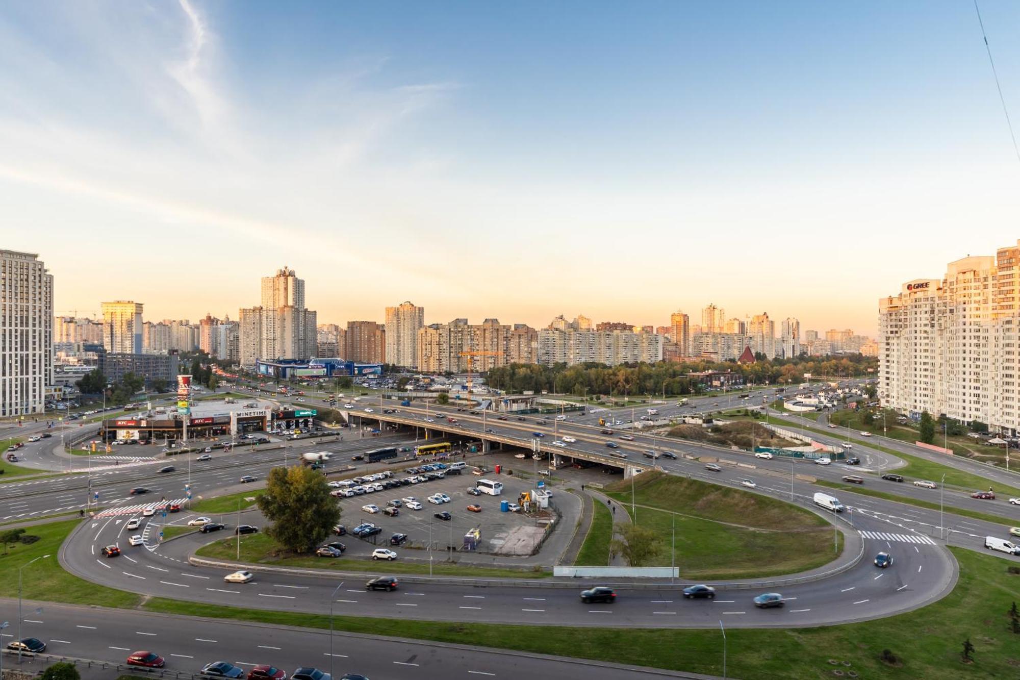 Апартаменты На Метро "Осокорки" 基輔 外观 照片